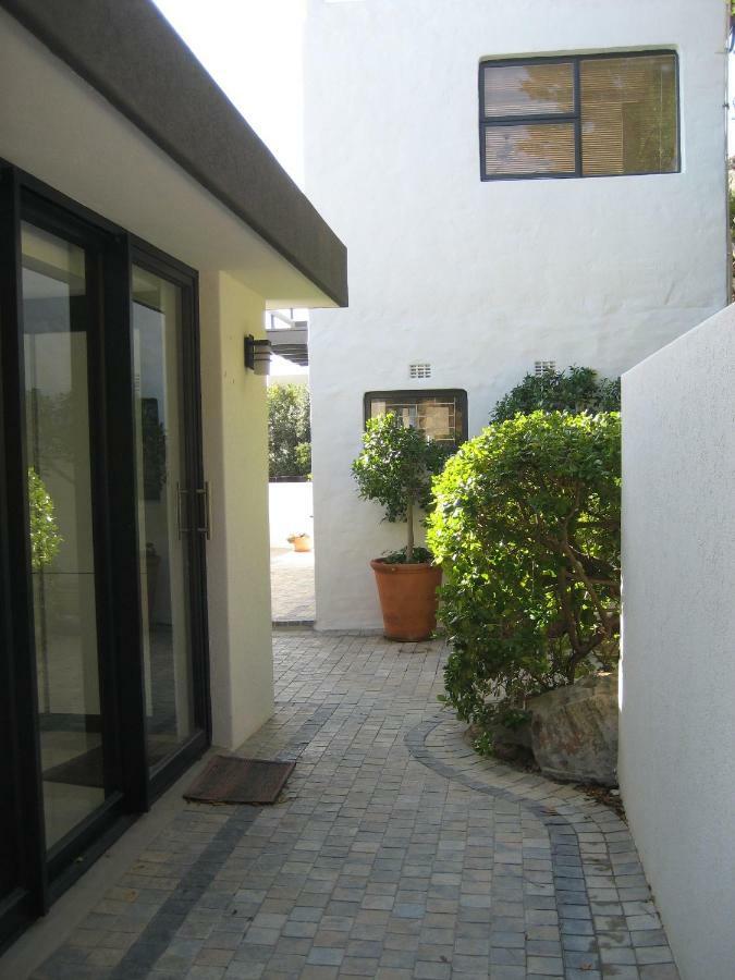 Camps Bay Cosy Studio Кейптаун Екстериор снимка